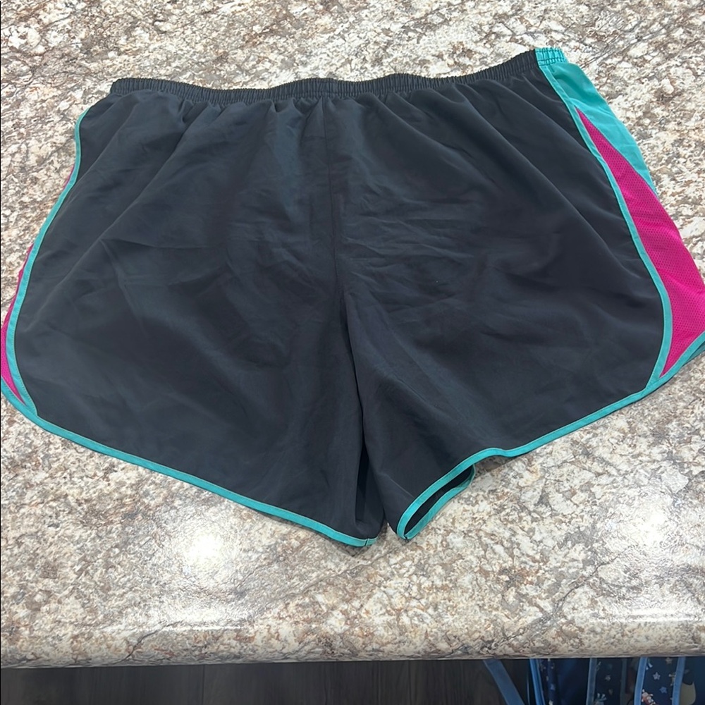 Nike Black and Green Athletic Shorts Performance Fit - Picture 4 of 4